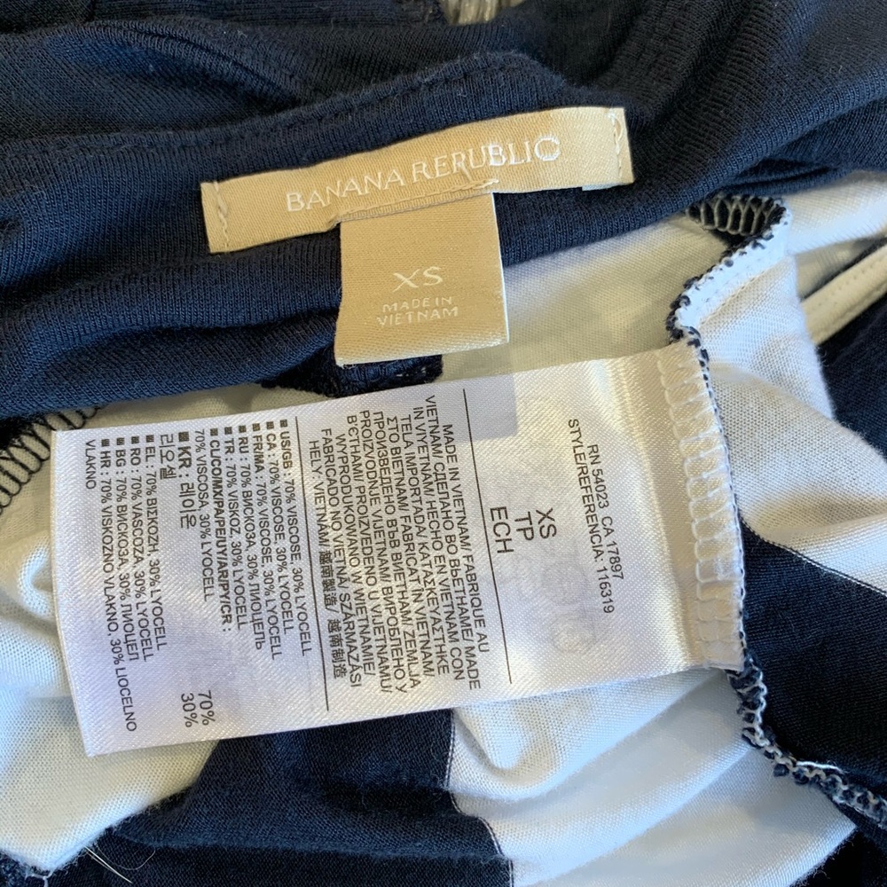 BANANA REPUBLIC TOP - Picture 6 of 6
